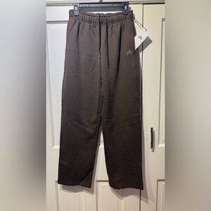 Brand NEW ALO Yoga Espresso Accolade Straight Leg Sweatpants, Size XS